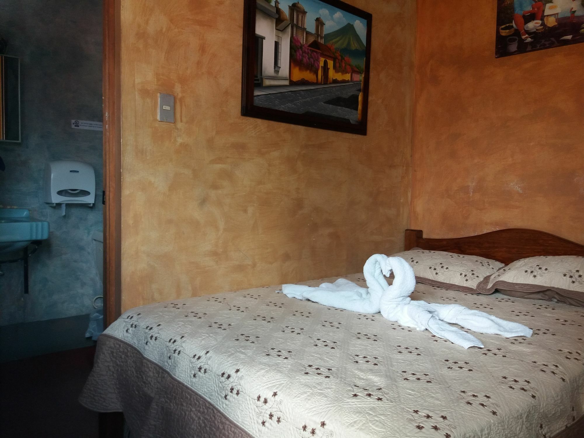 אנטיגואה גואטמלה Dionisio Inn מראה חיצוני תמונה